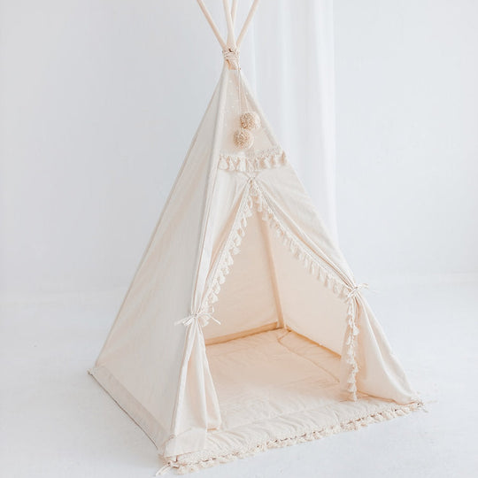 Vierkante tipi-tent met kwastjes in ecru met speelmat