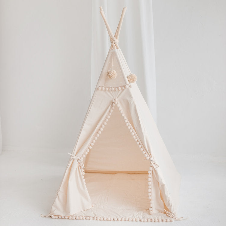 Vierkante kindertipi met pompons in ecru met speelmat