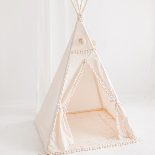 Vierkante kindertipi met pompons in ecru met speelmat
