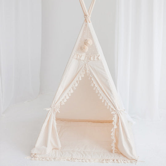 Vierkante tipi-tent met kwastjes in ecru met speelmat